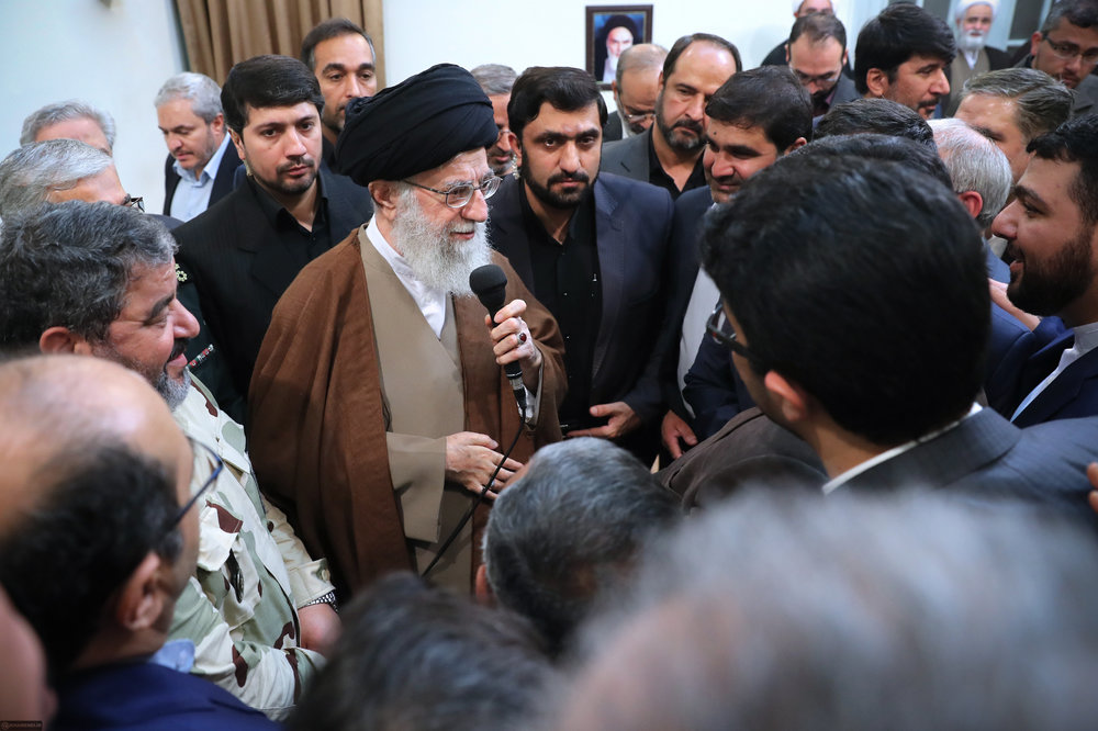 مسئولان با پدافند غیرعامل همکاری داشته باشند