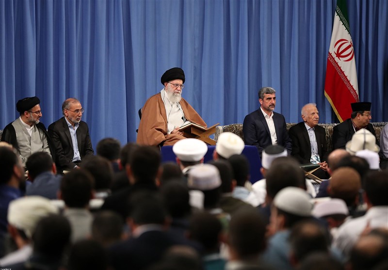 گرفتاریهای امت اسلامی عمل نکردن به معارف قرآنی است