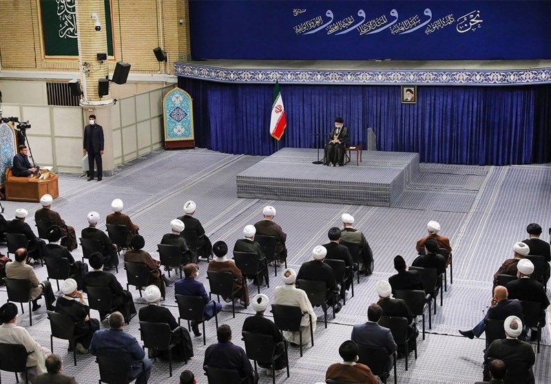 امام خامنهای: پرچم جمهوری اسلامی همان پرچم ائمه و انبیاء است